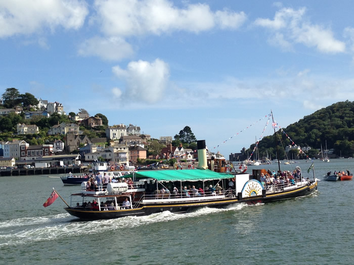 guided walks in dartmouth, devon with viv robinson registered blue badge tour guide